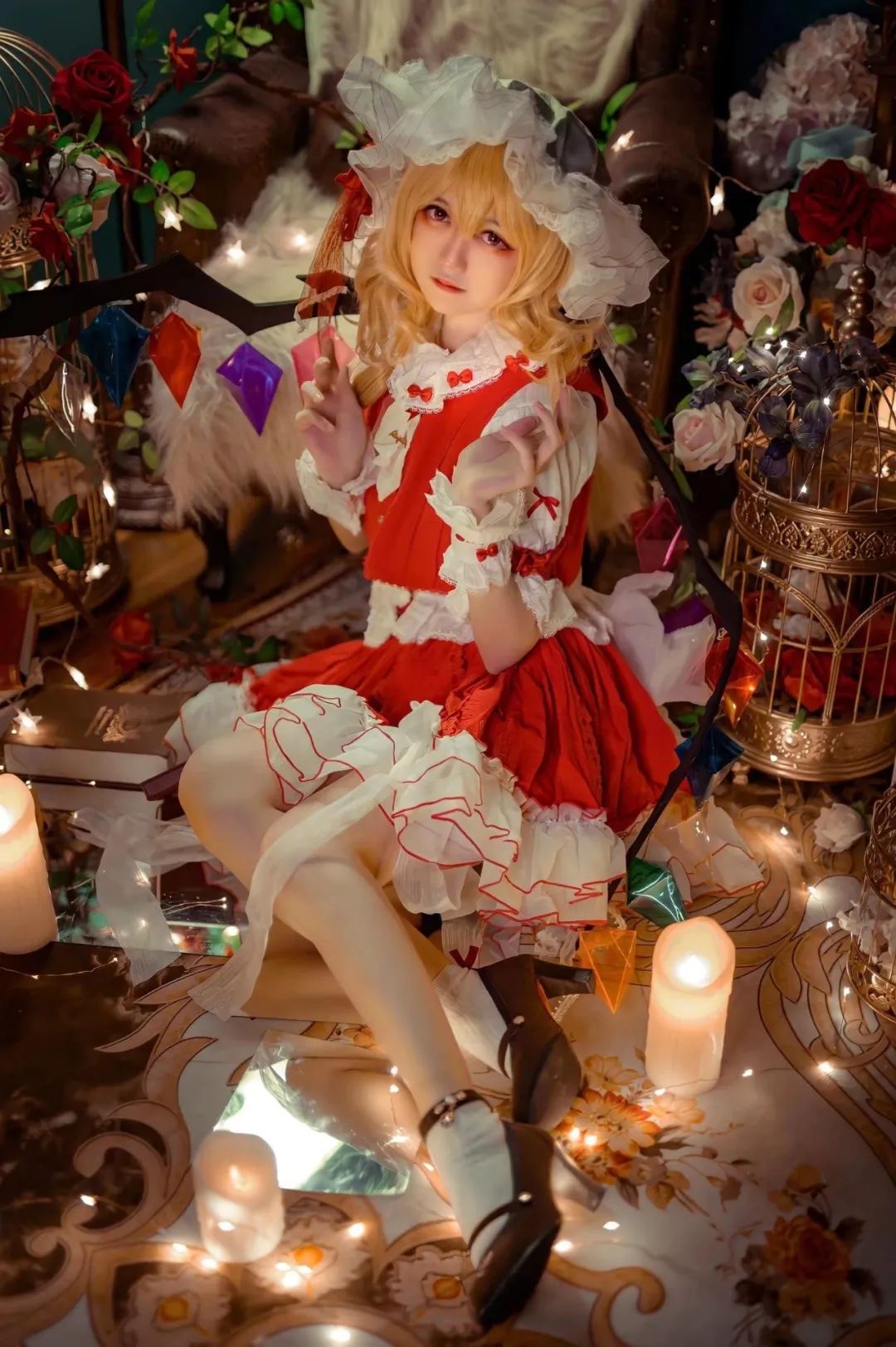 东方project 芙兰朵露 这是一只长着彩翼的红色恶魔，请不要尝试向她搭话。