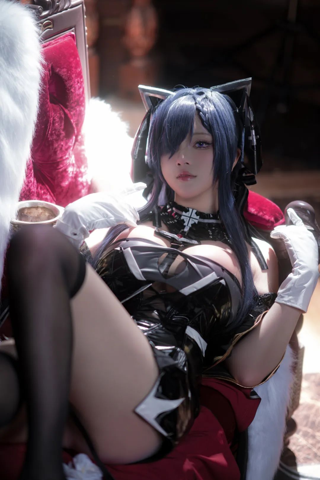 碧蓝航线 奥古斯特·冯·帕塞瓦尔cosplay 牢牢记住吧，我的“指挥官”，我的使魔