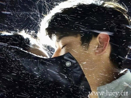 睡前发朋友圈的一句话文案,句句那么有深意。插图1 睡前发朋友圈的一句话文案,句句那么有深意。