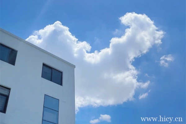 形容鬼天气死热的搞笑文案,表达这个夏天太热的句子插图1 形容鬼天气死热的搞笑文案,表达这个夏天太热的句子