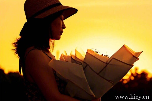 依依不舍终需离别的伤感文案句子插图1 依依不舍终需离别的伤感文案句子