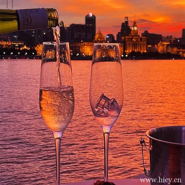 下班回家后心情愉快的文案句子插图1 下班回家后心情愉快的文案句子