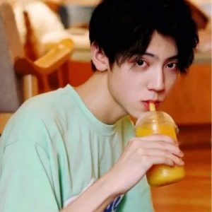 伤感文案：你不怕离开的样子，真让我羡慕