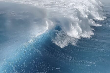 深夜emo伤感文案,会念旧,但不回头。插图1 深夜emo伤感文案,会念旧,但不回头。