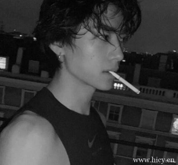 自我堕落的伤感句子文案 朋友圈秒赞文案插图1 自我堕落的伤感句子文案 朋友圈秒赞文案