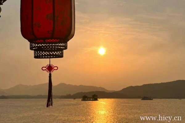 精挑细选12句有关日出日落的文案句子